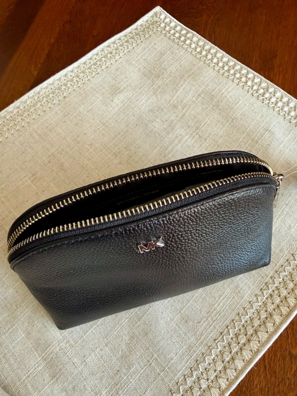 NEW Michael Kors Zippered Leather Pouch in Black with Silver Zipper - Picture 9 of 15